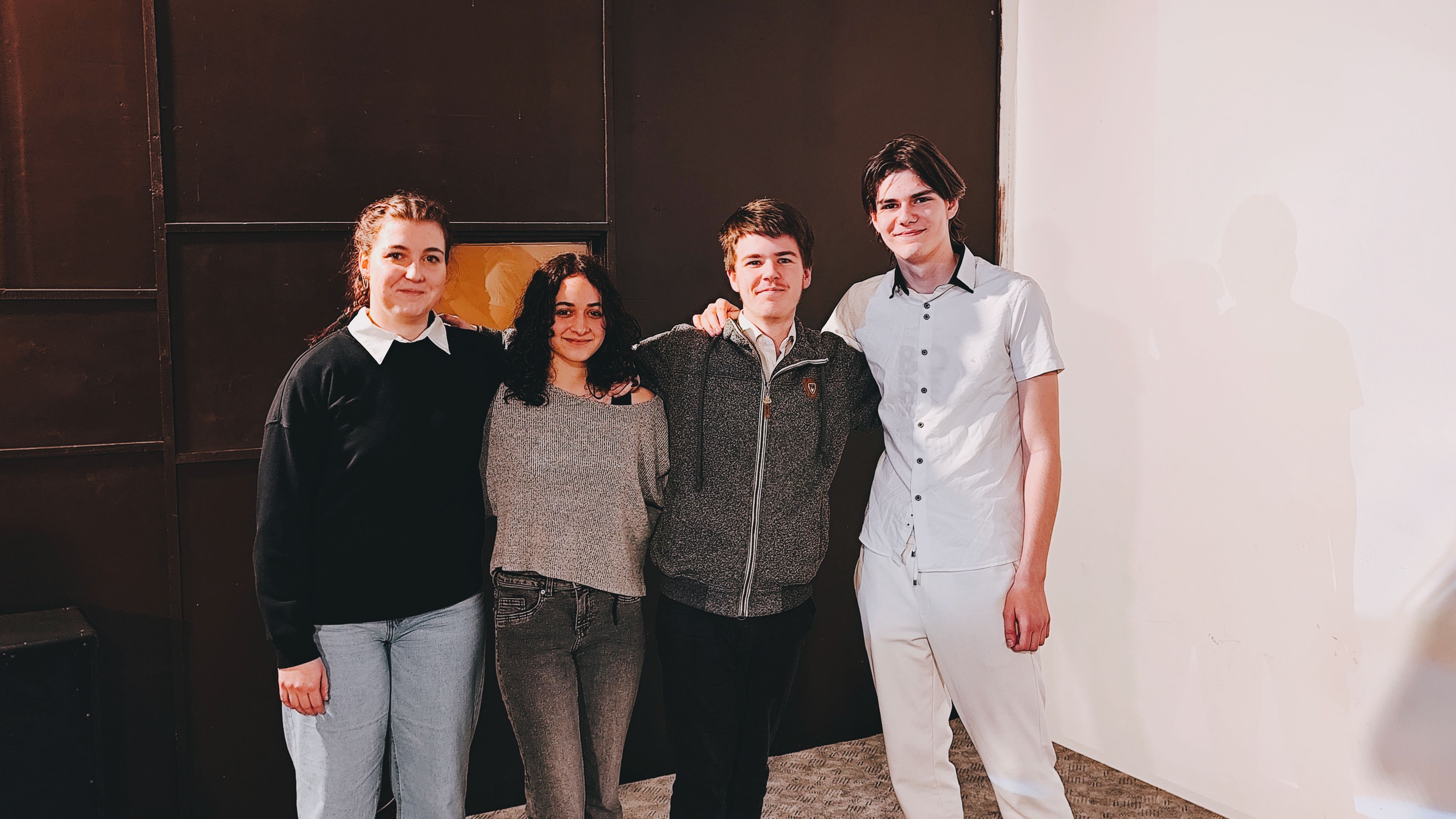 Mihalovits Leila barátként szurkolt a csapattársaknak, és segített nekik a felkészülésben is