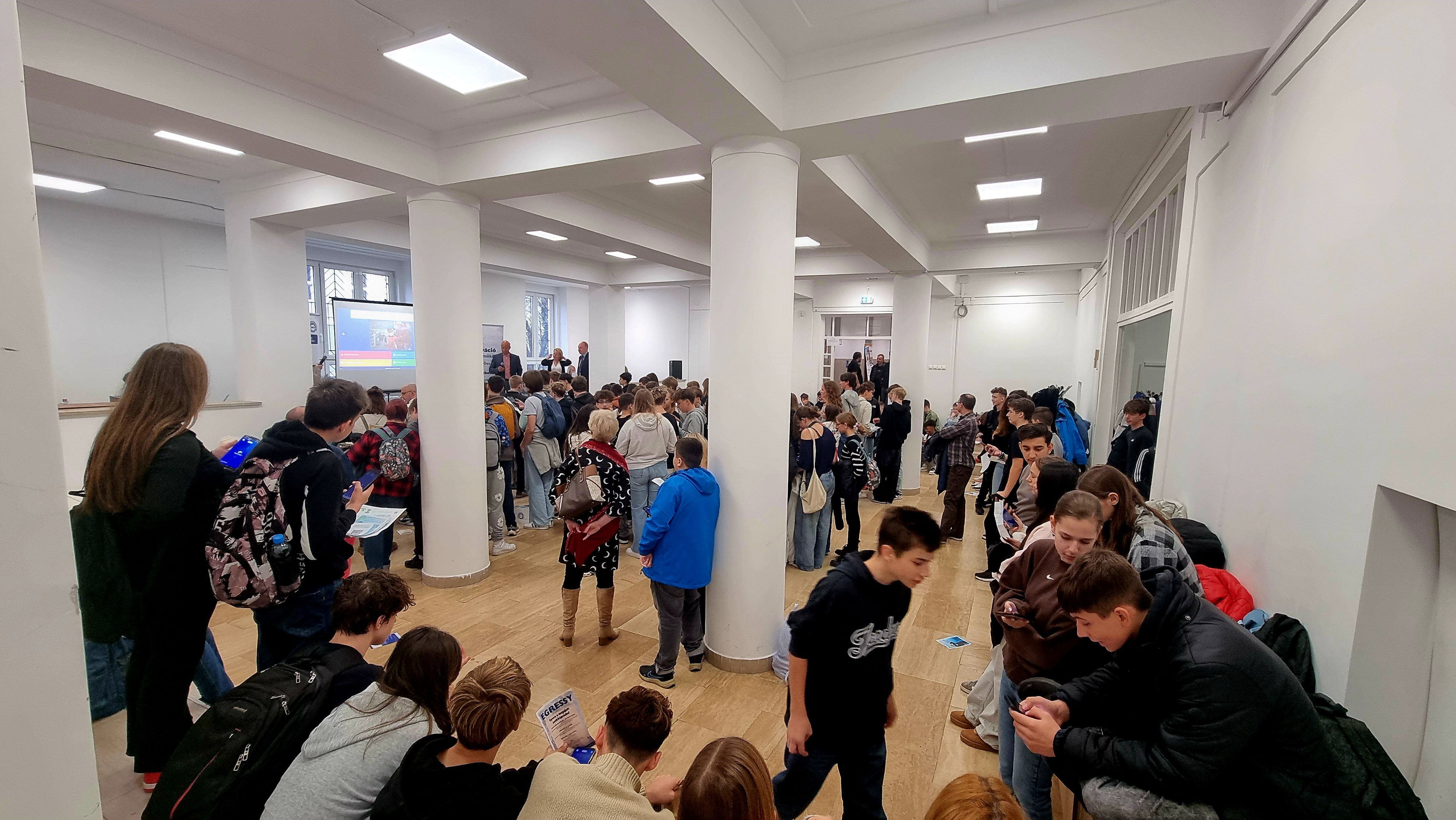 Sikeres Informatika Mini Börze a 8. osztályosok számára!