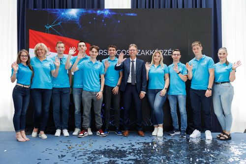 Hankó Balázs miniszter diákokkal
